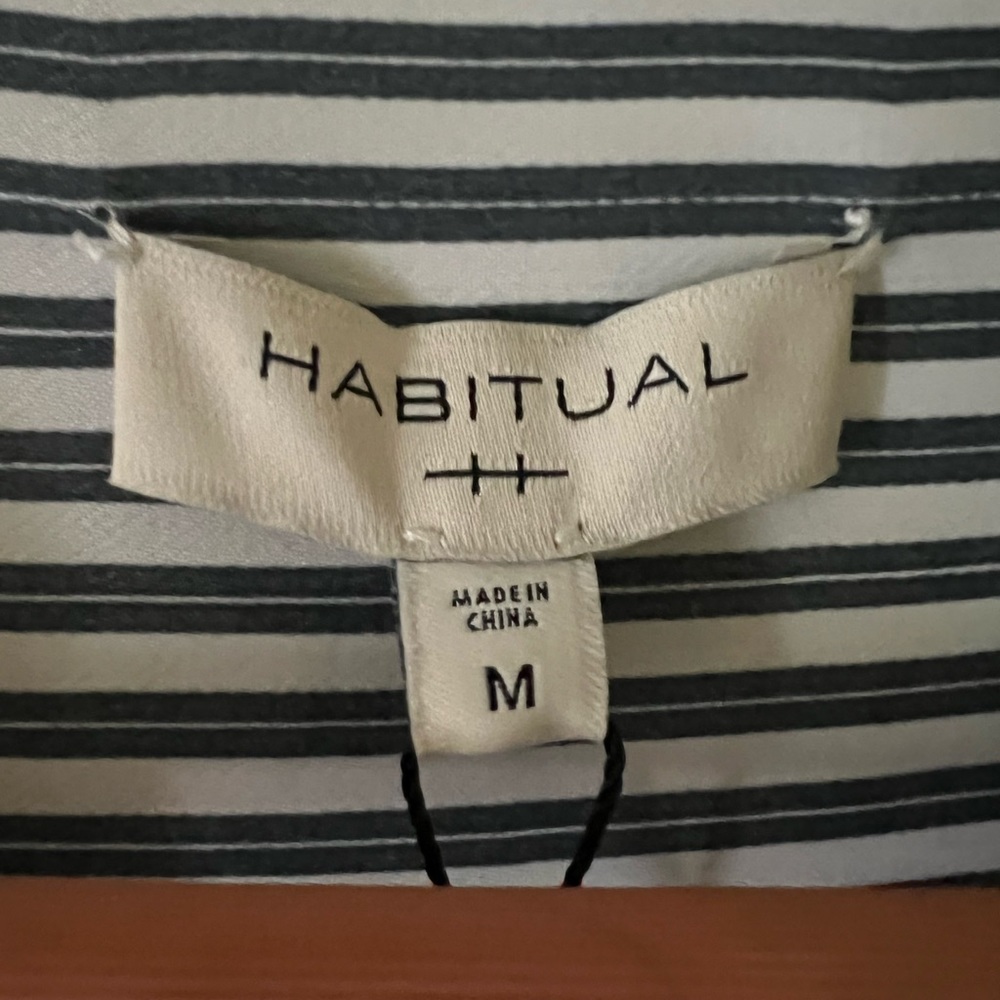 🔥SALE! NWT Habitual brand striped faux wrap blouse - Picture 4 of 4